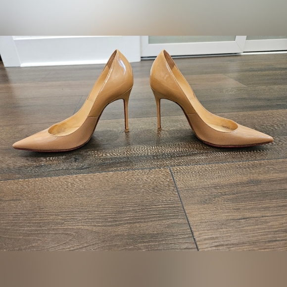 Christian Louboutin Women's Tan Patent Pumps - Size 36 1/2 - Picture 4 of 15